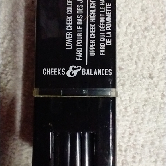Hard candy highlighter cheek color cheeks and balances highlight and contour 768 - Picture 5 of 6